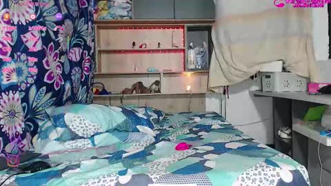 Snapshot of luisa2025_ chatting on 10.26.25 Hot Latina online show from 10.26.25