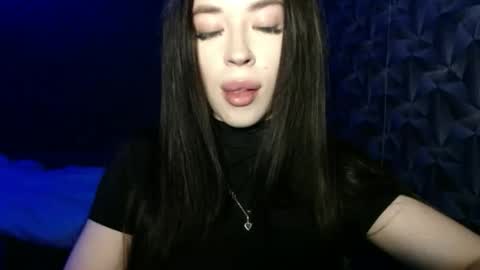 luisa lovedom online show from 03.27.26