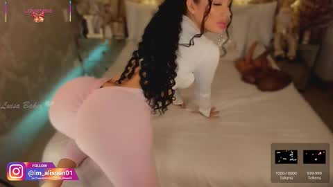 Snapshot of luisabaker chatting on 12.21.25 IG im alisson01 online show from 12.21.25