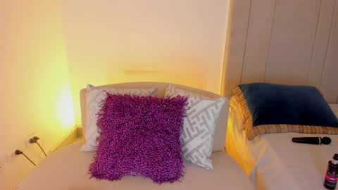 Snapshot of luisah_ chatting on 05.29.26 L U I S A online show from 05.29.26