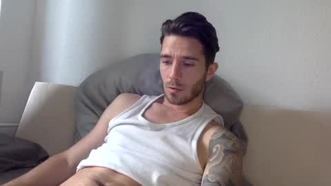 Snapshot of luisbadx chatting on 12.24.24 Luis Badx online show from 12.24.24