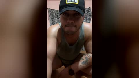 Snapshot of luisin_noyola chatting on 12.15.25 Luisin online show from 12.15.25