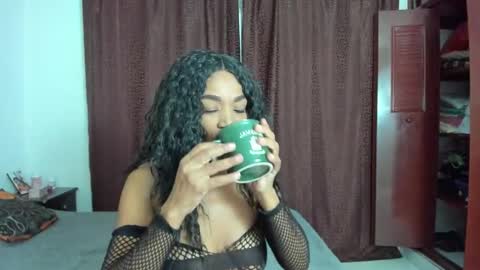 Snapshot of luissa_s1 chatting on 11.29.25 Luissa online show from 11.29.25