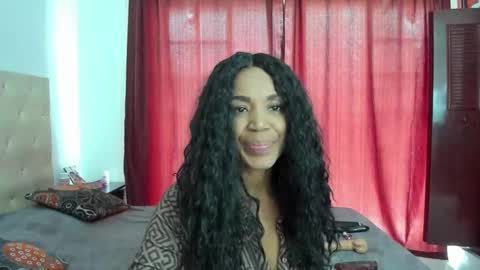 Snapshot of luissa_s1 chatting on 12.01.25 Luissa online show from 12.01.25