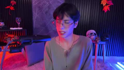 luixdust1 online show from 10.22.25