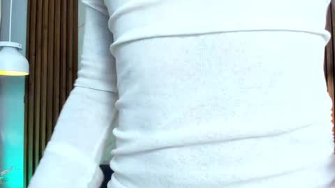 Snapshot of lukacastillo chatting on 11.10.25 Luka Castillo online show from 11.10.25