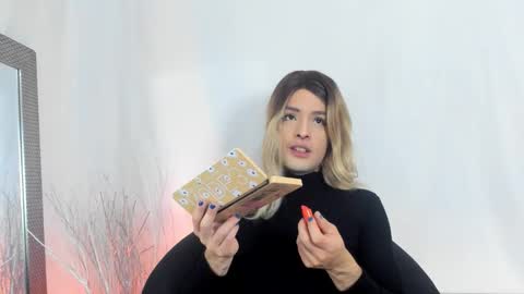 Snapshot of lukacastillo chatting on 11.26.25 Luka Castillo online show from 11.26.25