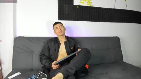 Snapshot of lukas_corredor chatting on 09.15.25 lukas corredor online show from 09.15.25