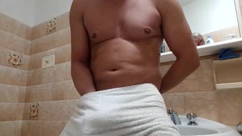 Snapshot of luke8887 chatting on 11.16.25 luke8887 online show from 11.16.25