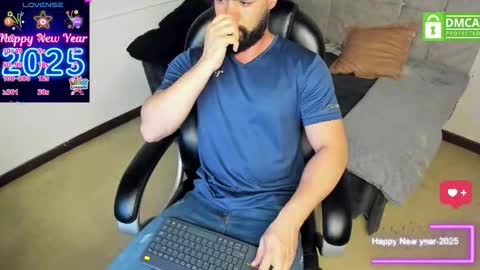 Snapshot of luke_diaz7 chatting on 12.15.25 luke diaz7 online show from 12.15.25