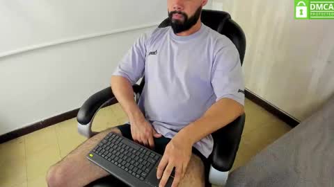 Snapshot of luke_diaz7 chatting on 12.22.25 luke diaz7 online show from 12.22.25