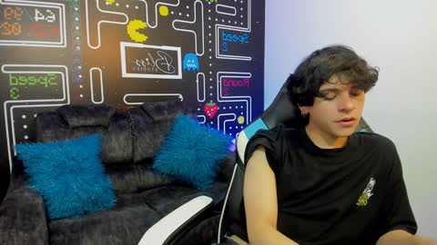 Snapshot of luke_howland chatting on 12.02.24 Luke online show from 12.02.24