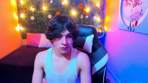 Snapshot of luke_howland chatting on 01.20.25 Luke online show from 01.20.25