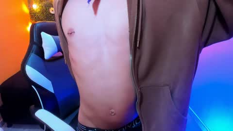 Snapshot of luke_howland chatting on 01.23.25 Luke online show from 01.23.25