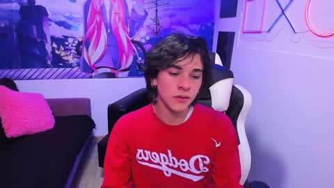 Snapshot of luke_howland chatting on 01.30.25 Luke online show from 01.30.25