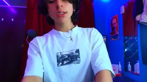 Snapshot of luke_howland chatting on 02.28.25 Luke online show from 02.28.25