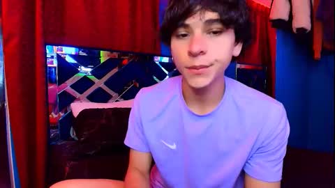 Snapshot of luke_howland chatting on 01.08.26 Luke online show from 01.08.26