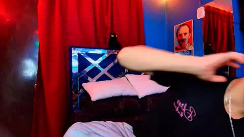 Snapshot of luke_howland chatting on 02.10.26 Luke online show from 02.10.26