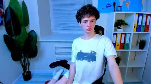 Snapshot of luke_sweet chatting on 01.19.26 Luke online show from 01.19.26