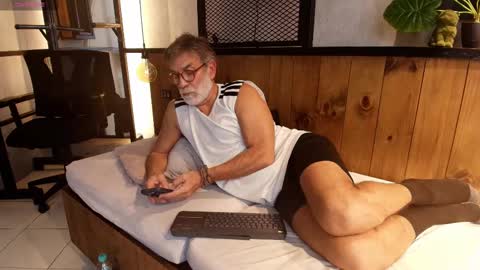 Luke Crews online show from 03.05.25