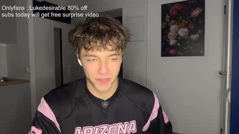 Snapshot of lukedesirable chatting on 02.20.26 lukedesirable online show from 02.20.26