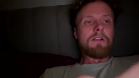 Snapshot of lukeeeeey96 chatting on 12.18.25 lukeeeeey96 online show from 12.18.25