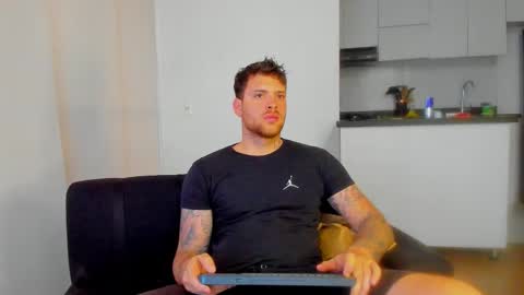 Snapshot of lukeglanton17 chatting on 02.27.26 Luke online show from 02.27.26