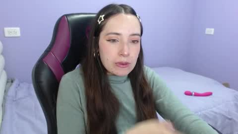 Snapshot of lula_05 chatting on 11.15.25 Vicky online show from 11.15.25