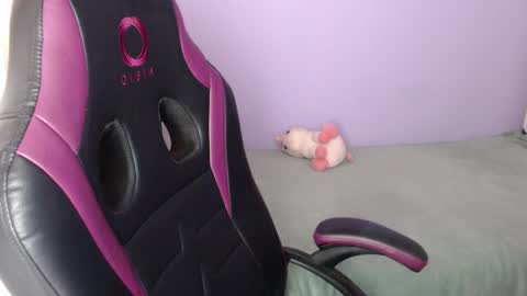 Snapshot of lula_05 chatting on 01.13.26 Vicky online show from 01.13.26