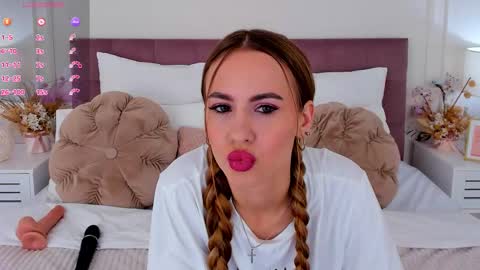 Snapshot of lullyfox chatting on 11.20.25 Cherie online show from 11.20.25