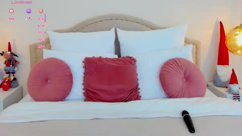 Snapshot of lullyfox chatting on 12.14.25 Cherie online show from 12.14.25