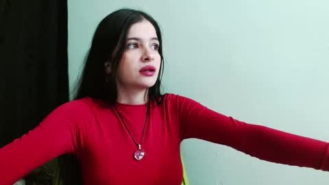 Snapshot of lulu_cm chatting on 10.08.25 lulu_cm online show from 10.08.25