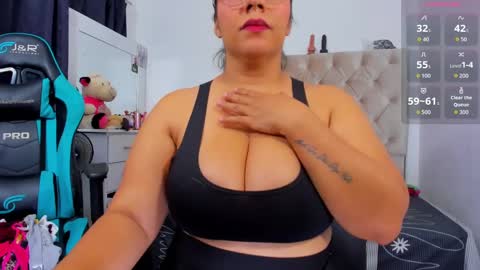 Snapshot of lulu_f1 chatting on 11.14.25 ferrer online show from 11.14.25