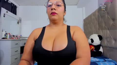 Snapshot of lulu_f1 chatting on 01.08.26 ferrer online show from 01.08.26