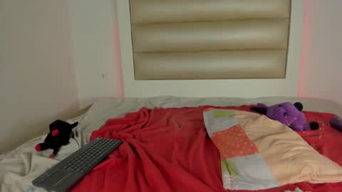 Snapshot of lulu_js_ chatting on 10.21.25 elizabeth online show from 10.21.25