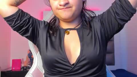 Snapshot of lulu_js_ chatting on 11.12.25 elizabeth online show from 11.12.25