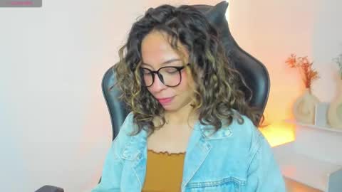 luluuberry online show from 12.02.25