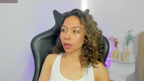 luluuberry online show from 12.03.25