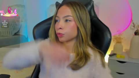 luluuberry online show from 02.12.26