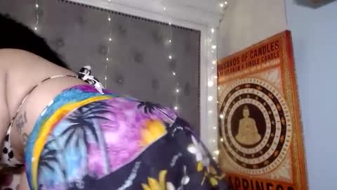 Snapshot of luluvalenttine chatting on 02.22.25 LuLu Valenttine Hot Sexy HawaiianCape Verde online show from 02.22.25