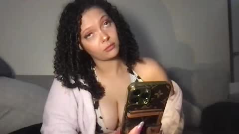 Snapshot of luluvalenttine chatting on 11.23.25 LuLu Valenttine Hot Sexy HawaiianCape Verde online show from 11.23.25