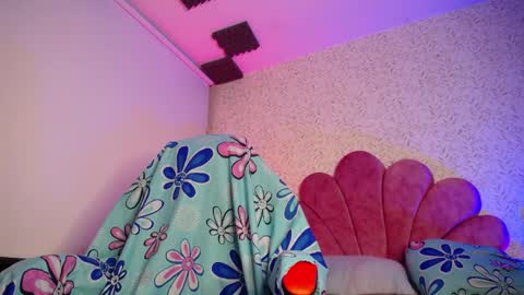 Snapshot of luly_blue chatting on 05.30.26 Luly online show from 05.30.26