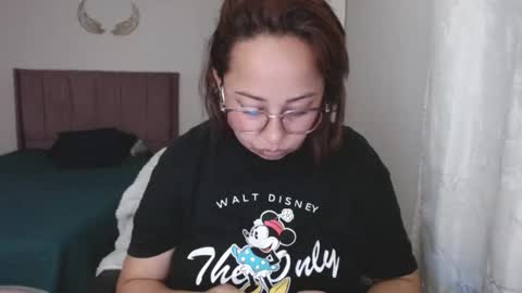 Snapshot of lumi_84 chatting on 01.09.25 LUMI online show from 01.09.25