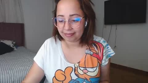 Snapshot of lumi_84 chatting on 02.02.25 LUMI online show from 02.02.25