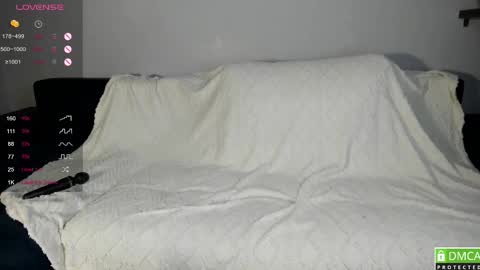 Snapshot of luna__l chatting on 11.27.25 Alice online show from 11.27.25