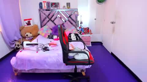 Snapshot of luna_analya chatting on 04.22.26 luna_analya online show from 04.22.26