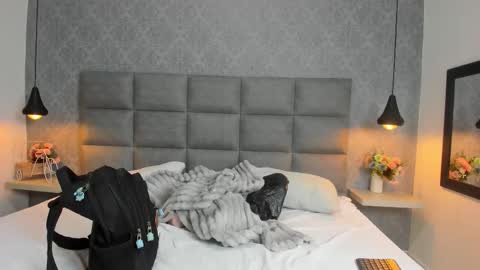 Snapshot of luna_bella3 chatting on 11.13.25 Luna online show from 11.13.25