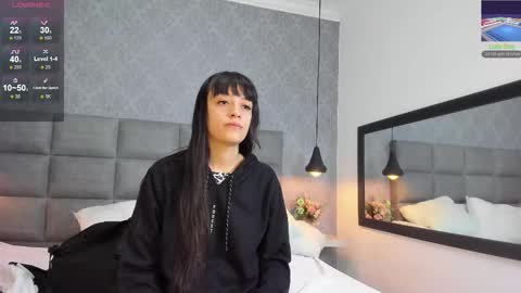 Snapshot of luna_bella3 chatting on 12.03.25 Luna online show from 12.03.25