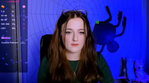 luna_berryy online show from 10.29.25