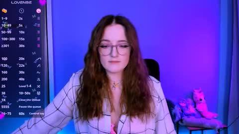 luna_berryy online show from 11.18.25